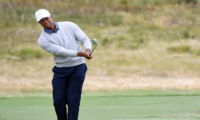 "ความคืบหน้า" วิดีโอการตีลูกของ Tiger Woods ทำให้ Golf World ตื่นเต้น